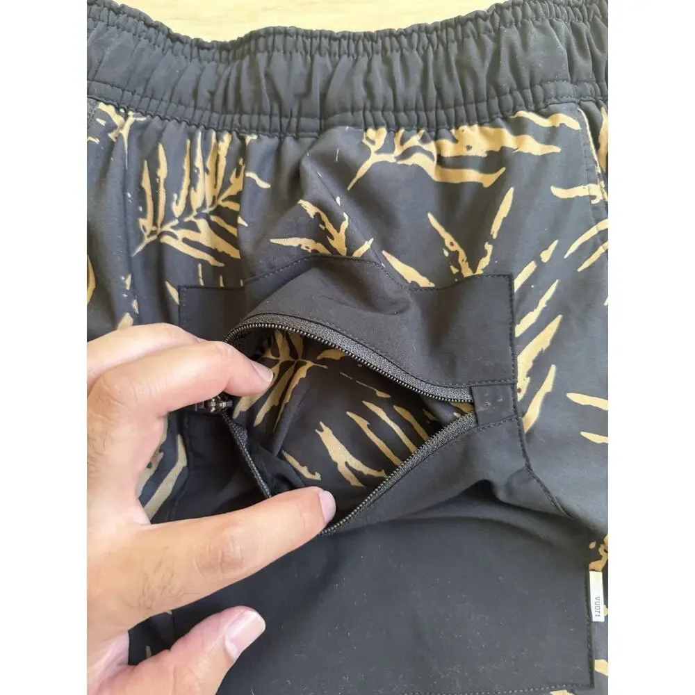 Vuori Kore Shorts Men's Large Black Gym Lined Pockets Polyester Elastic Waist